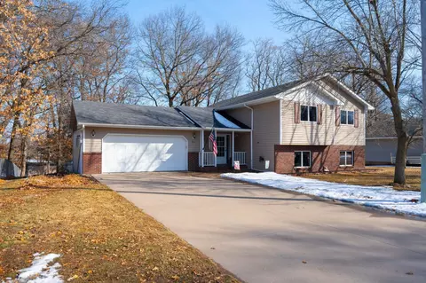 912 9th St NE, Little Falls, MN 56345