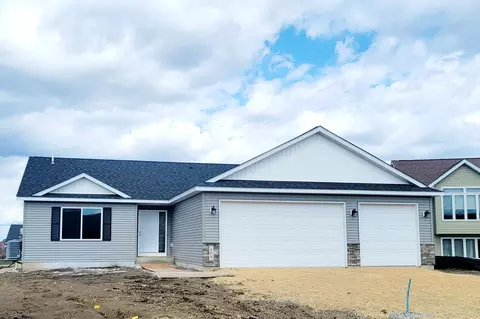 893 Mill Race Ct, Madelia, MN 56062