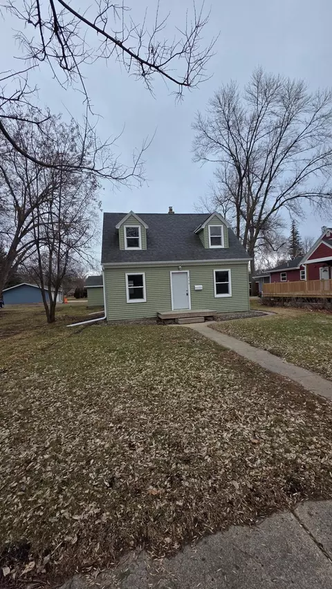 313 11th St S, Benson, MN 56215