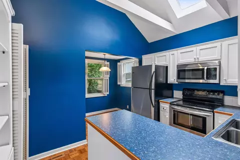 Kitchen - 248 Center St, Excelsior, MN 55331 photo 3 of 3