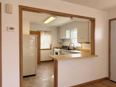 Kitchen - 1968 River Rd, Windom, MN 56101 photo 2 of 4