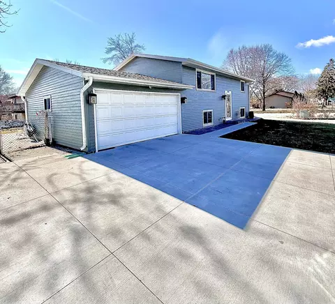 18203 Empire Trl, Farmington, MN 55024