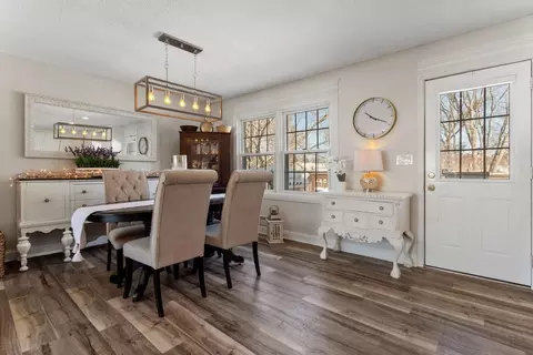 Dining - 2012 E 86 12 St, Bloomington, MN 55425 photo 1 of 1
