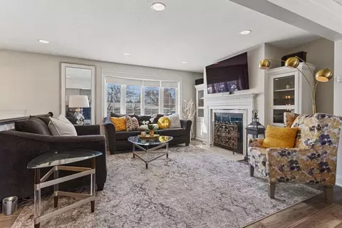 Living - 2012 E 86 12 St, Bloomington, MN 55425 photo 1 of 5