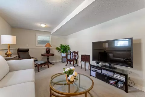 Living - 2012 E 86 12 St, Bloomington, MN 55425 photo 4 of 5