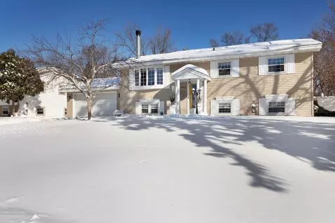 2012 E 86 12 St, Bloomington, MN 55425