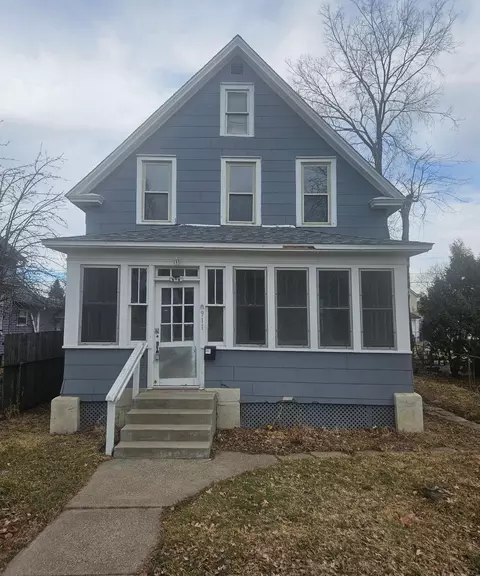 911 Jenks Ave E, Saint Paul, MN 55106