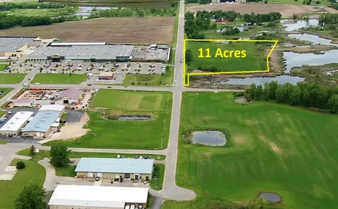 4 S Nnn S Broadway, Alexandria, MN 56308