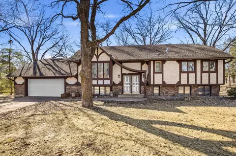 1726 Woodland Rd, Saint Cloud, MN 56304