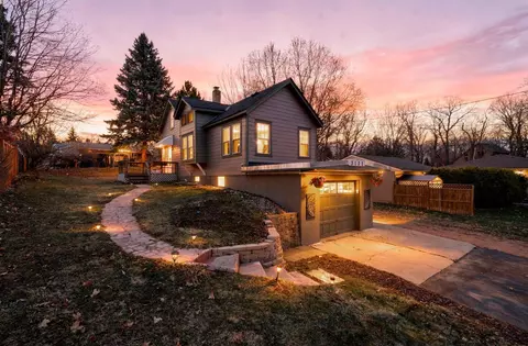 3122 Drury Ln, Mound, MN 55364