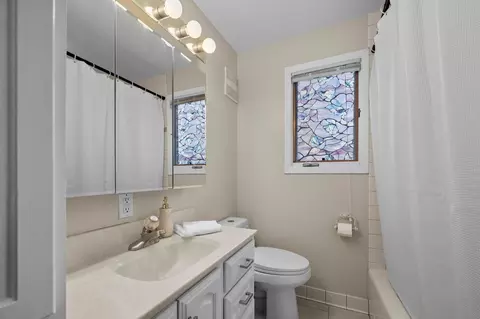 Bath - 3122 Drury Ln, Mound, MN 55364 photo 1 of 1