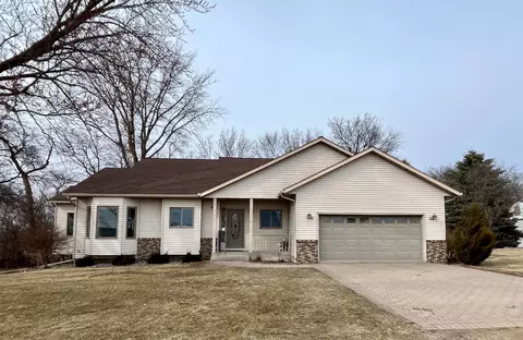 23541 Kenwood Ave, Wabasso, MN 56293