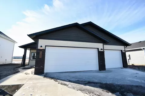 6282 87th Ave S, Horace, ND 58047