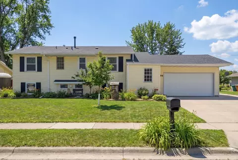 196 150th St W, Apple Valley, MN 55124