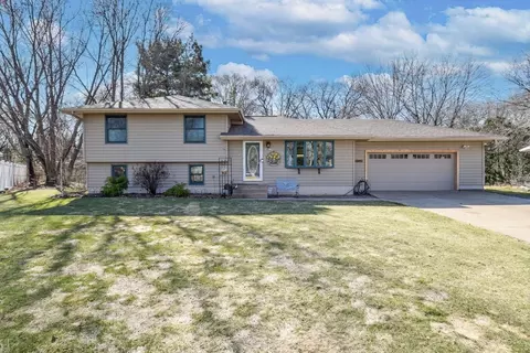 11118 7th St NE, Blaine, MN 55434