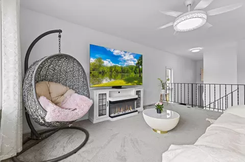 10402 Yorktown Ln N, Maple Grove, MN 55369