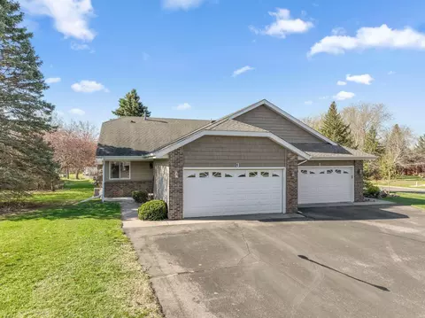 Exterior - 3 Oak Leaf Ln, Circle Pines, MN 55014 photo 7 of 9