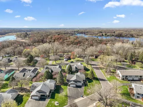 View/Area - 3 Oak Leaf Ln, Circle Pines, MN 55014 photo 4 of 10