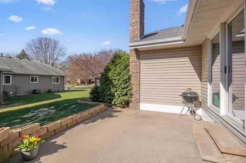 Exterior - 3 Oak Leaf Ln, Circle Pines, MN 55014 photo 3 of 9