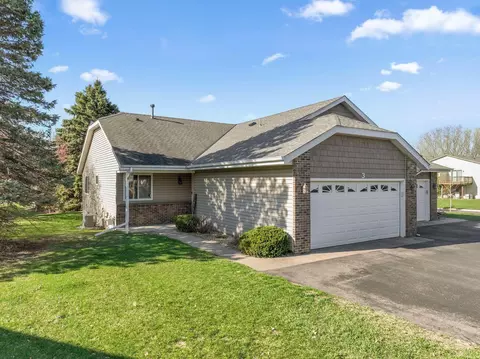 3 Oak Leaf Ln, Circle Pines, MN 55014