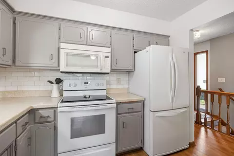 Kitchen - 3 Oak Leaf Ln, Circle Pines, MN 55014 photo 4 of 4