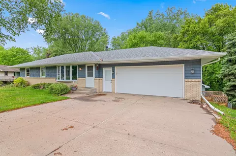 479 Centennial Dr, Roseville, MN 55113