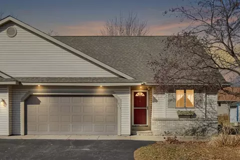 915 Lucille Ct, River Falls, WI 54022
