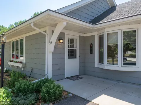 518 Devonshire Dr, Norwood Young America, MN 55397