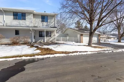 9353 Ranchview Ln N, Maple Grove, MN 55369