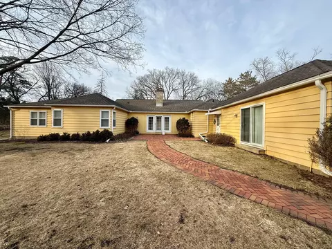 1040 Mayowood Rd SW, Rochester, MN 55902