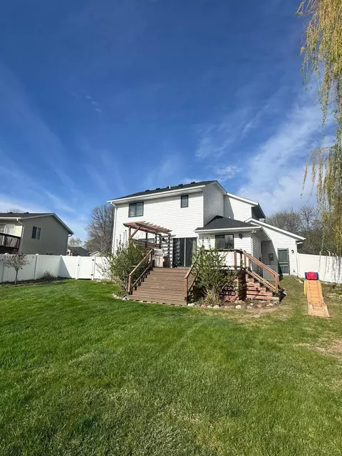 8406 Bear Ave, Monticello, MN 55362