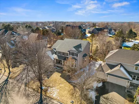 10592 Hawthorn Trl, Woodbury, MN 55129