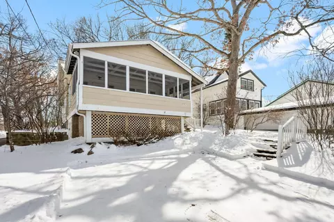 80 Oak St, Mahtomedi, MN 55115