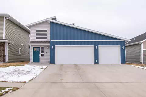 789 Albert Dr W, West Fargo, ND 58078