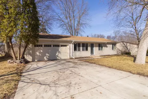 112020 Faber Ln, Chaska, MN 55318