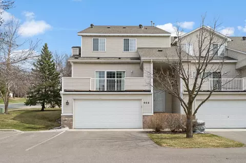 955 Santa Vera Dr, Chanhassen, MN 55317