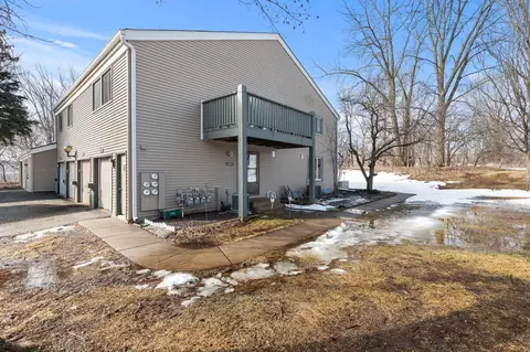 4874 Grenwich Trl N, Oakdale, MN 55128