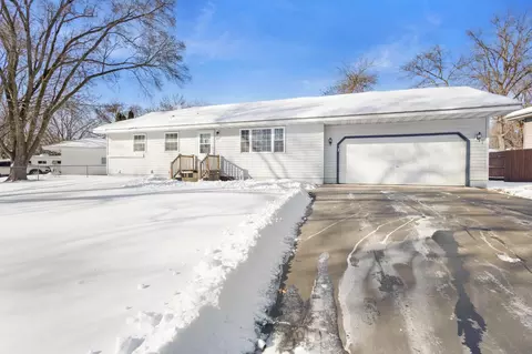 809 Oak Ridge Pt NE, Blaine, MN 55434