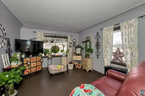 Living - 3914 Grand Ave, Duluth, MN 55807 photo 1 of 1