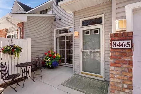 8465 Cortland Rd, Eden Prairie, MN 55344