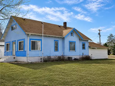 Exterior - 214 Garfield St S, Beardsley, MN 56211 photo 2 of 6