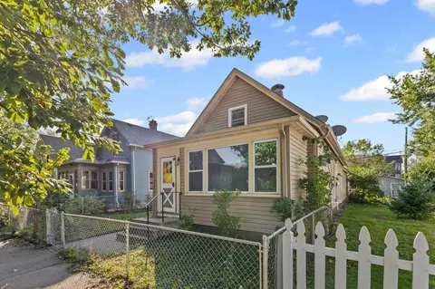 610 Charles Ave, Saint Paul, MN 55103