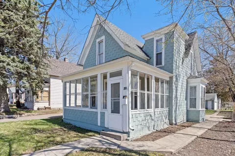 936 Duchess St, Saint Paul, MN 55106
