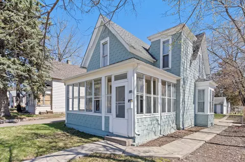 936 Duchess St, Saint Paul, MN 55106