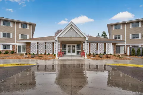 4400 36th Ave N #210, Robbinsdale, MN 55422