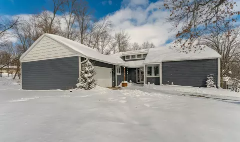 816 Hickory Ln, Mantorville, MN 55955