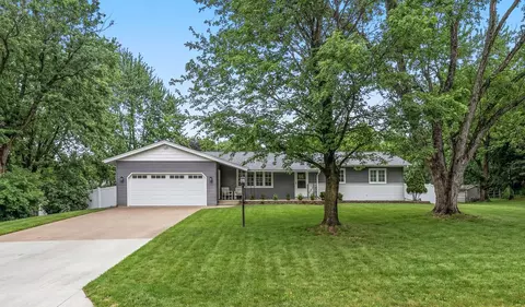 5600 Lindsay St, Golden Valley, MN 55422