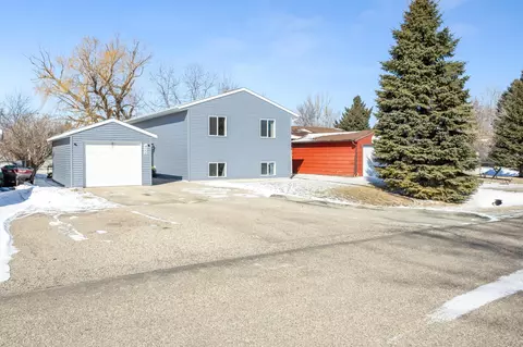 Exterior - 422 5th Ave, Mapleton, ND 58059 photo 5 of 5