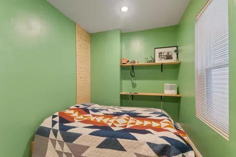 Bedroom - 2424 W 2nd St, Duluth, MN 55806 photo 1 of 2