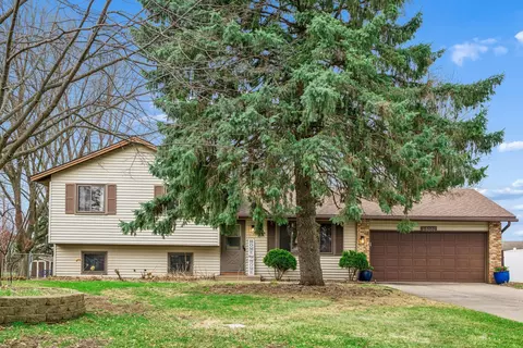 15001 Charleston Ave W, Rosemount, MN 55068